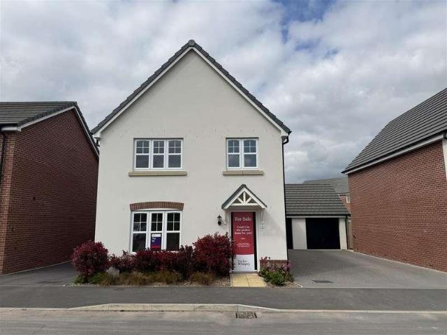 4 bed house for sale