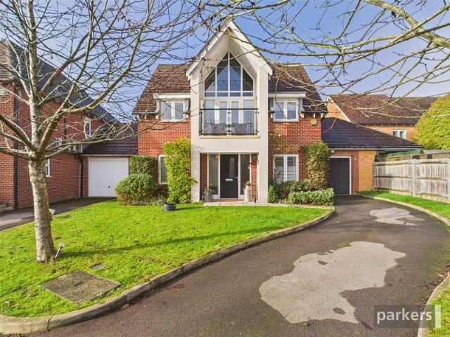 4 bed house for sale