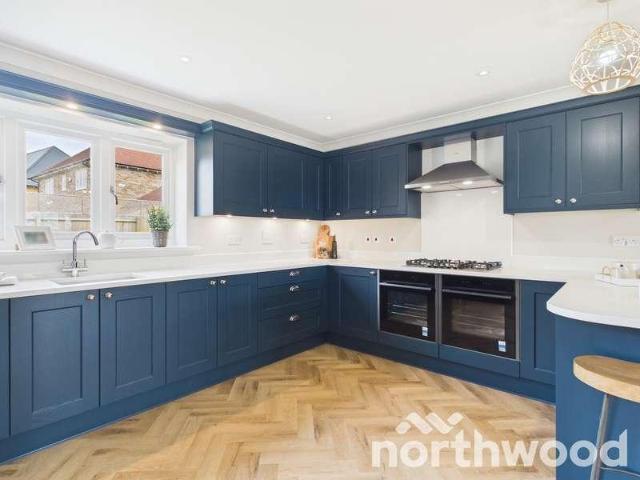 4 bed house for sale