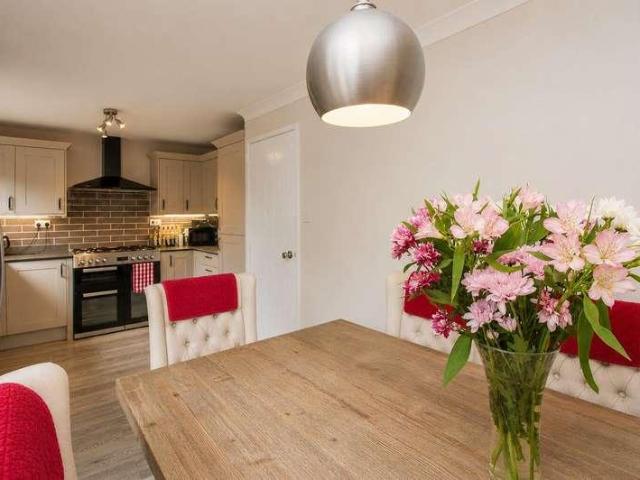 4 bed house for sale