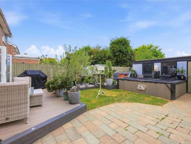 4 bed house for sale
