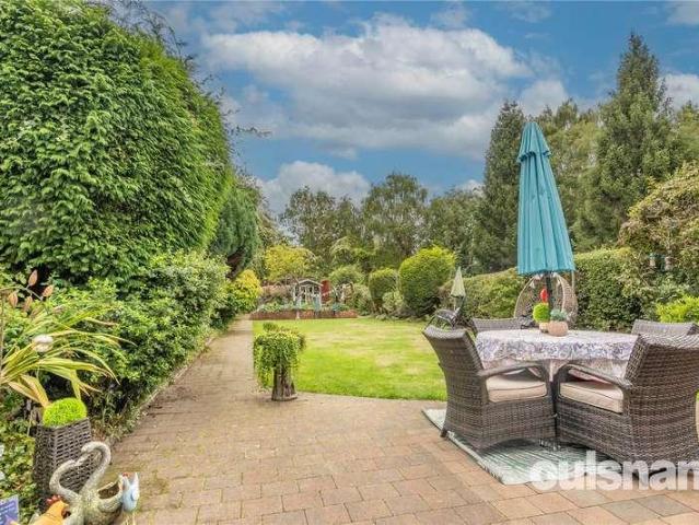 4 bed house for sale