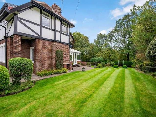 4 bed house for sale