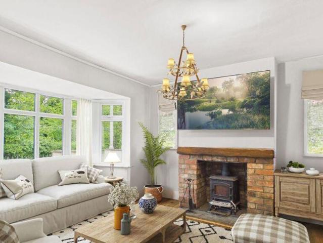 4 bed house for sale