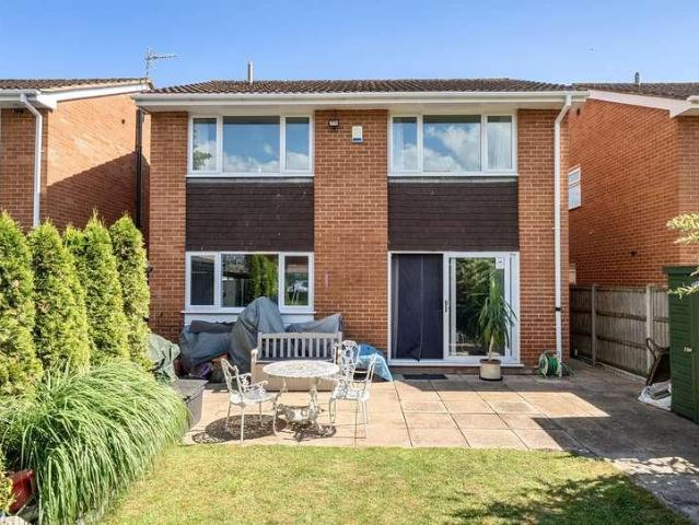 4 bed house for sale