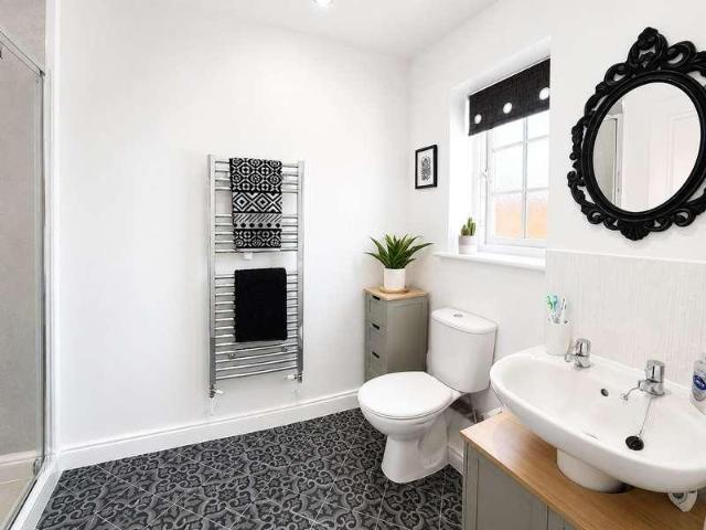 4 bed house for sale