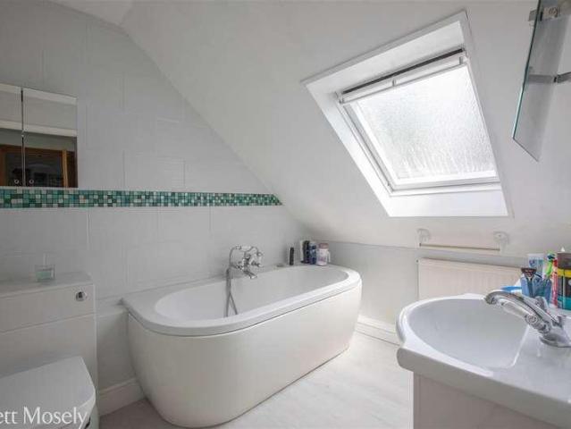 4 bed house for sale