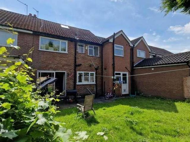 4 bed house for sale