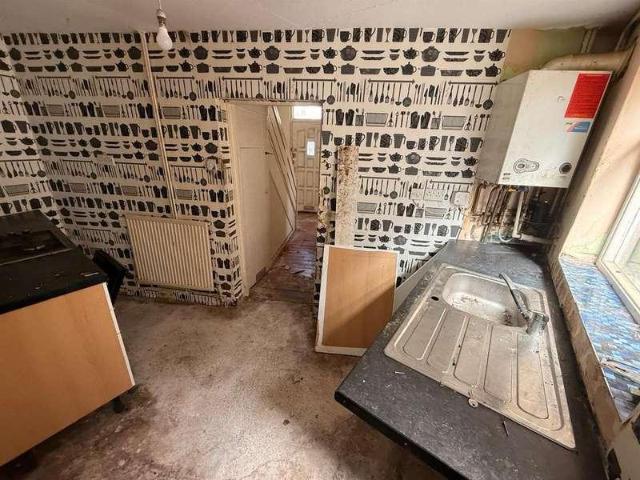 4 bed house for sale