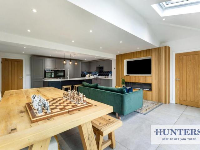 4 bed house for sale