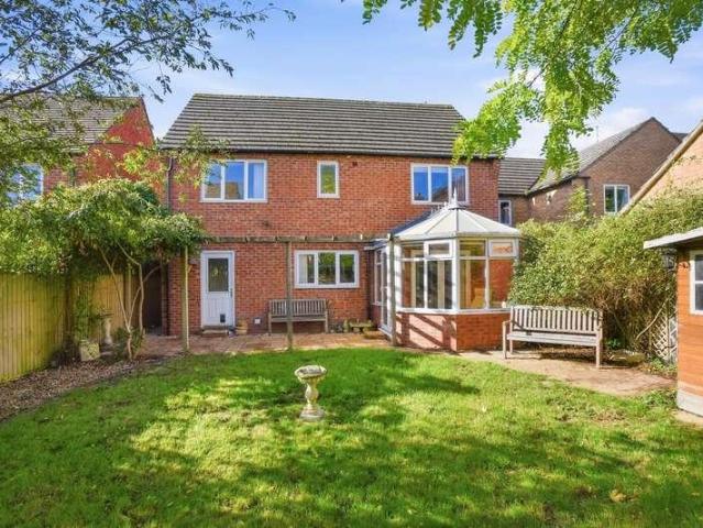 4 bed house for sale