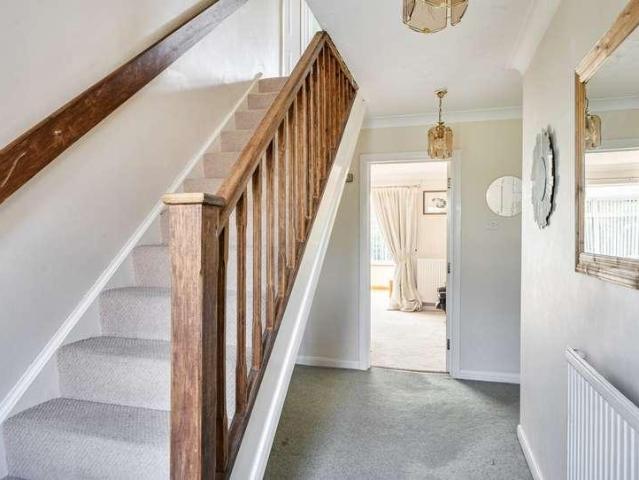 5 bed house for sale