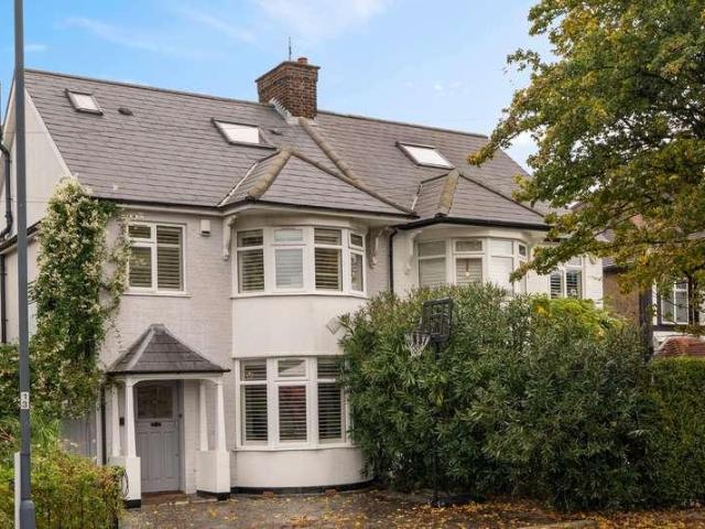 4 bed house for sale