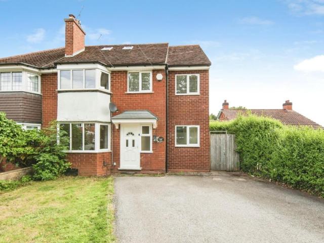 4 bed house for sale