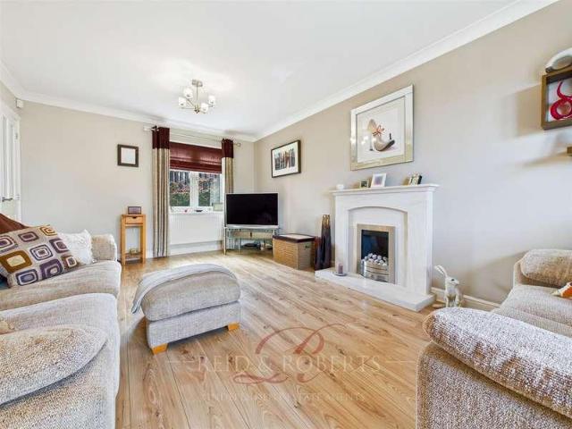 4 bed house for sale
