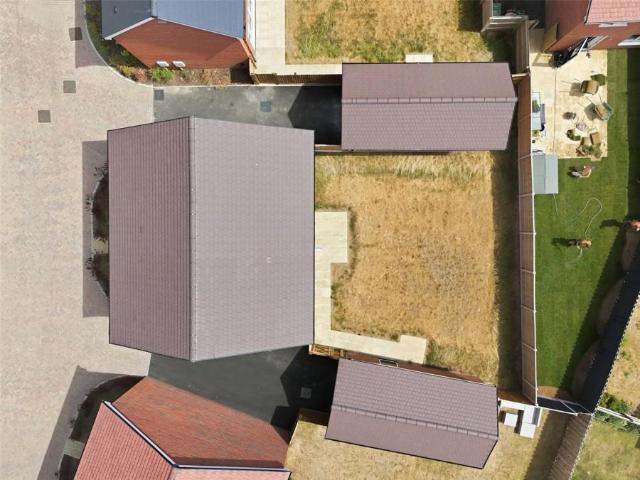 4 bed house for sale