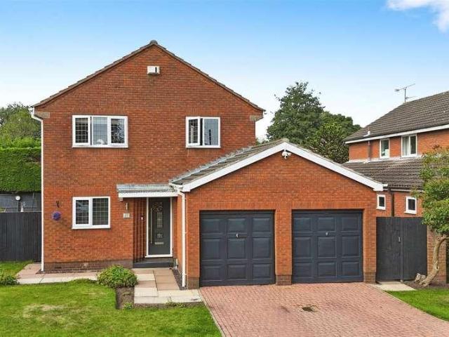 4 bed house for sale
