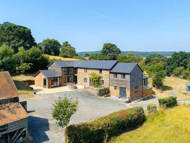 4 bed house for sale