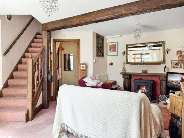 5 bed house for sale