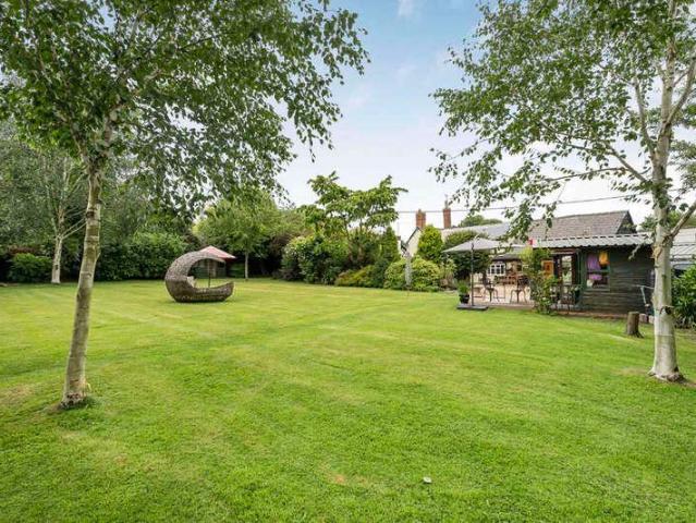 4 bed house for sale