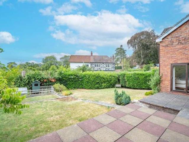 4 bed house for sale