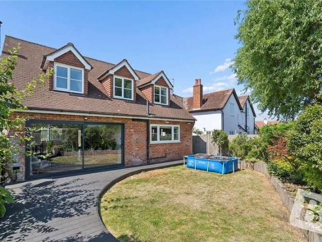 4 bed house for sale