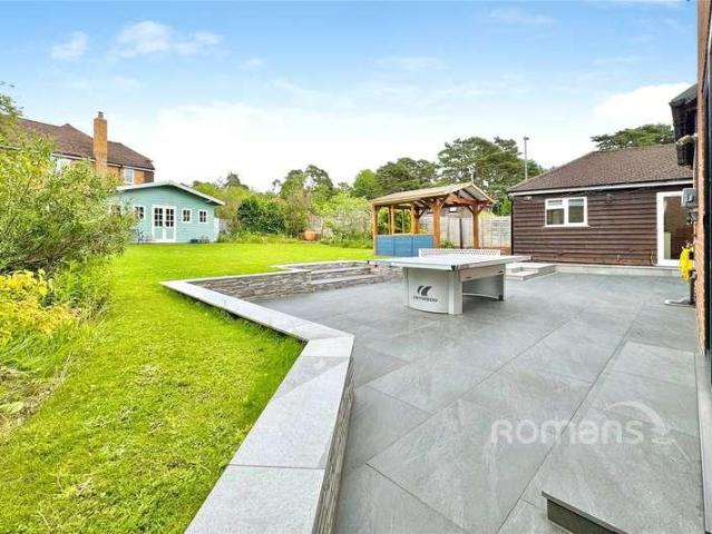 4 bed house for sale