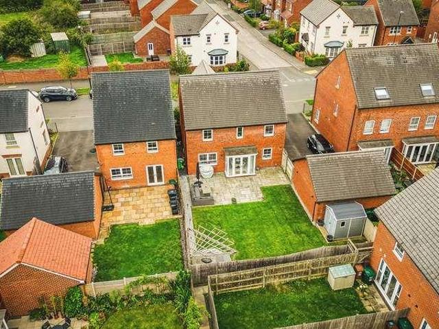 4 bed house for sale