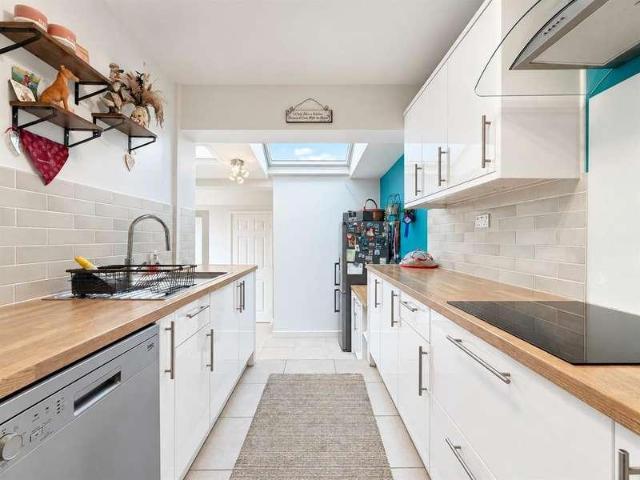 4 bed house for sale