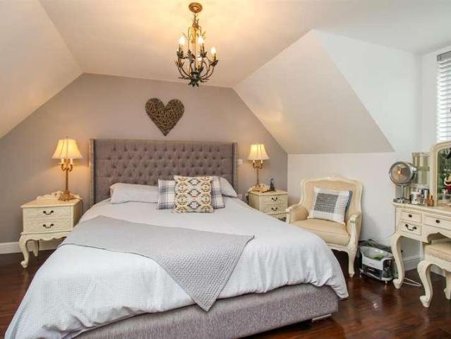 4 bed house for sale