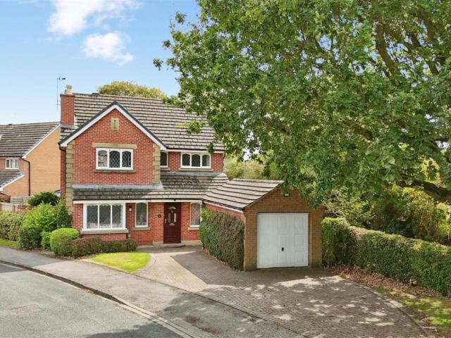 4 bed house for sale