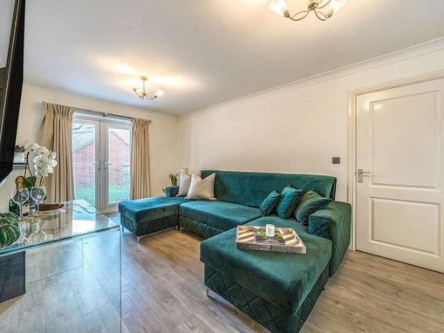 4 bed house for sale