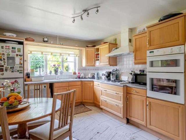 4 bed house for sale