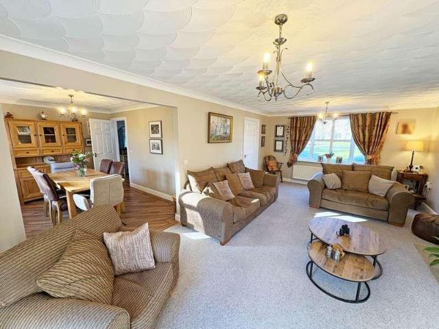 4 bed house for sale