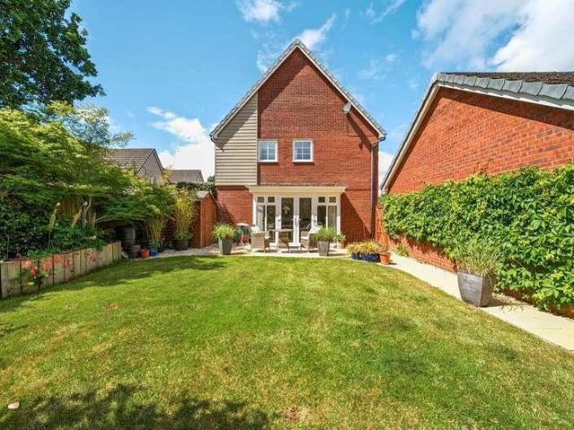 4 bed house for sale