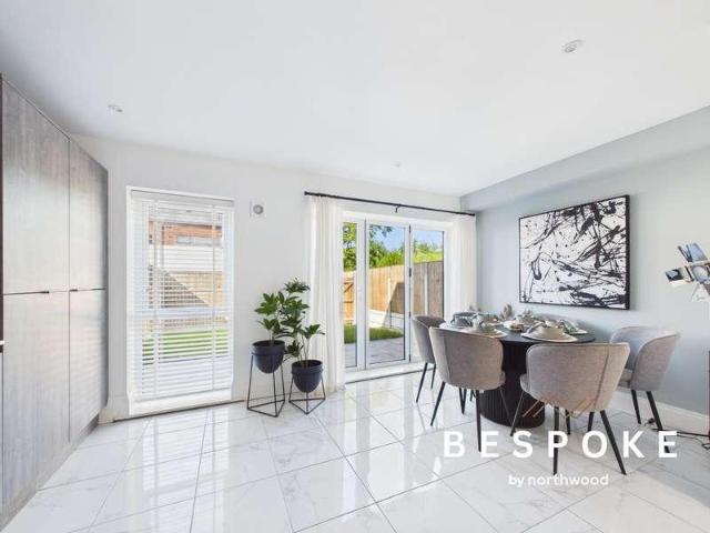 4 bed house for sale