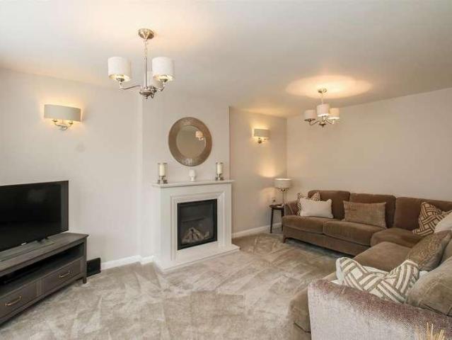 4 bed house for sale