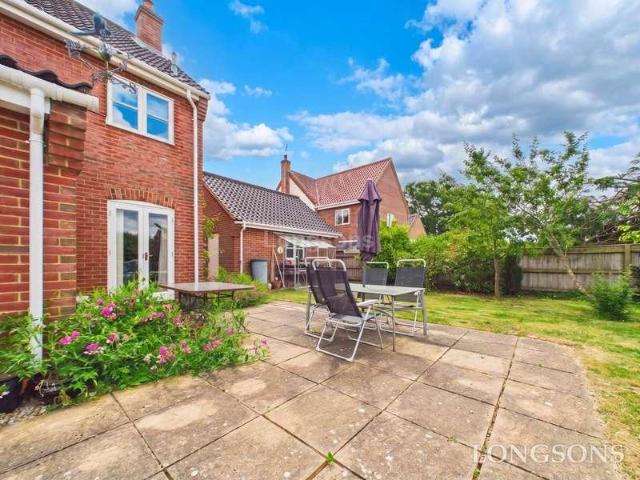 4 bed house for sale