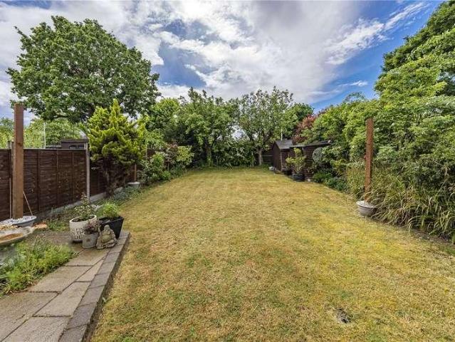 4 bed house for sale
