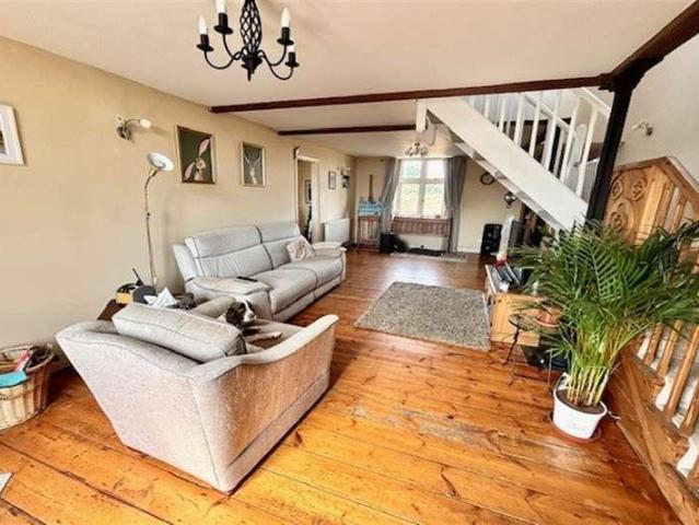 4 bed house for sale