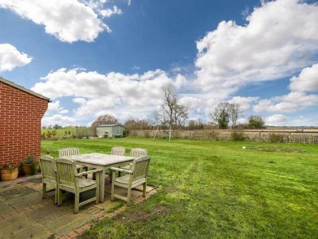 4 bed house for sale