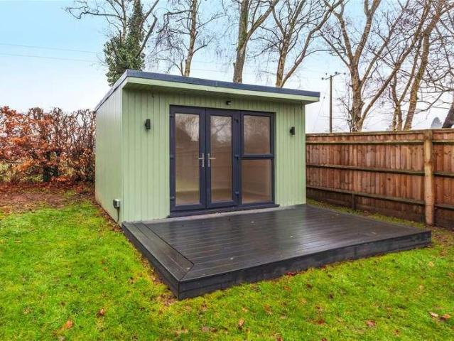 4 bed house for sale