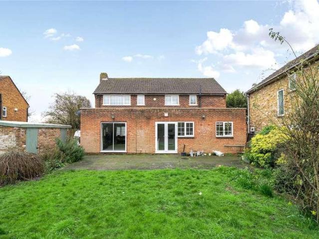 4 bed house for sale