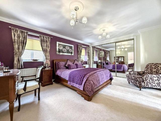 4 bed house for sale