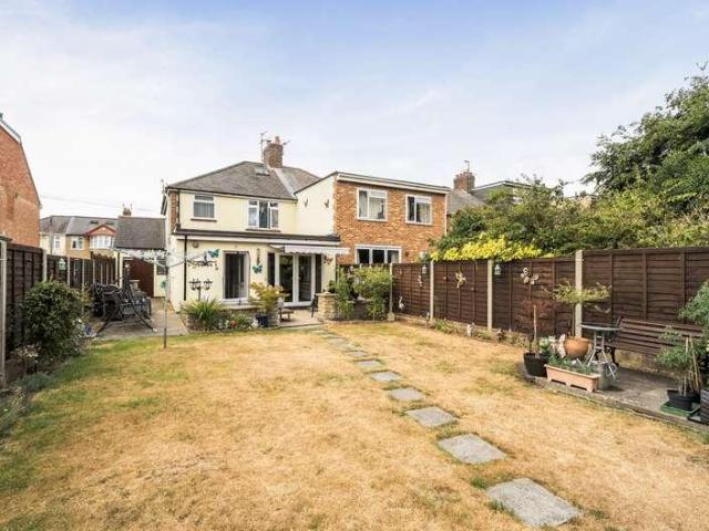4 bed house for sale