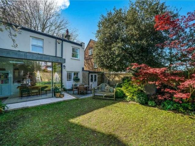 4 bed house for sale