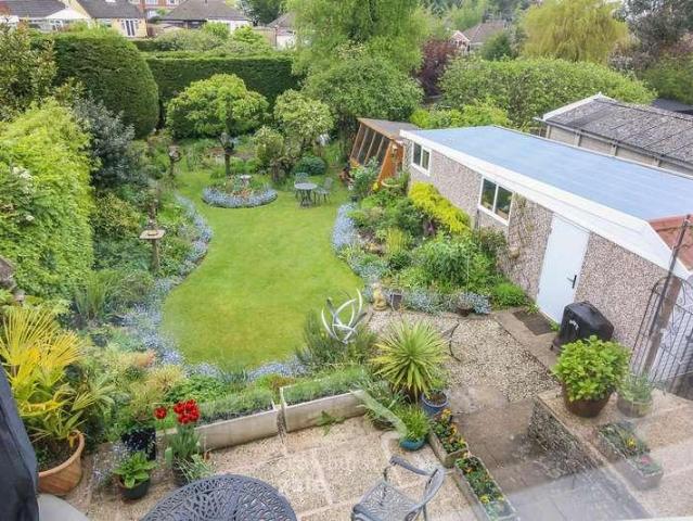 4 bed house for sale