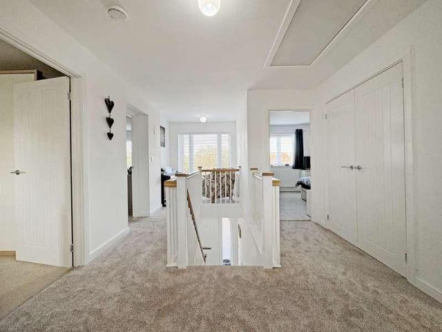 4 bed house for sale
