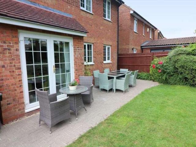 4 bed house for sale