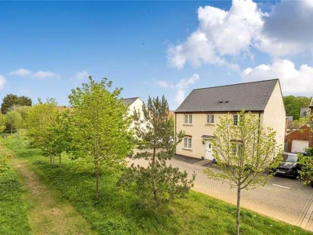 4 bed house for sale